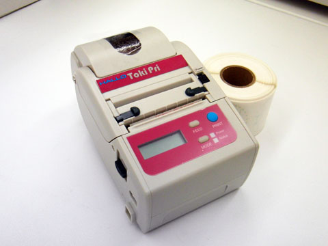 新盛インダストリーズ　HALLO Toki Pri ラベルプリンター Amazon.co.jp: 新盛インダストリーズ TokiPri トキプリ 食品表示 消費